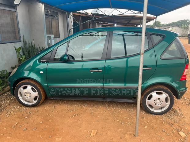 Mercedes-Benz 1420 2006 Green
