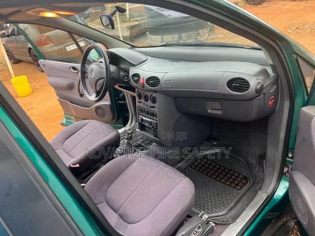 Mercedes-Benz 1420 2006 Green