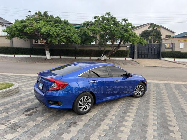 Honda Civic EX 4dr Sedan (2.0L 4cyl) 2017 Blue