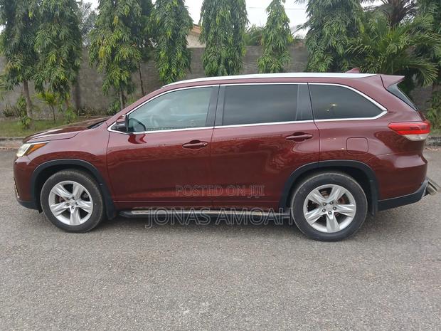 Toyota Highlander 2018 Brown