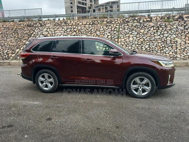 Toyota Highlander 2018 Brown