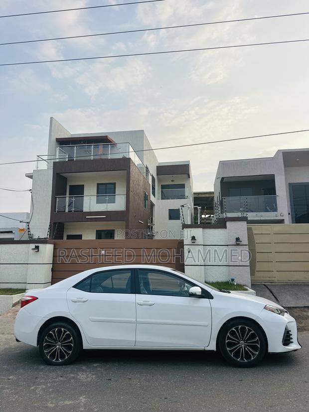 Toyota Corolla 2017 White