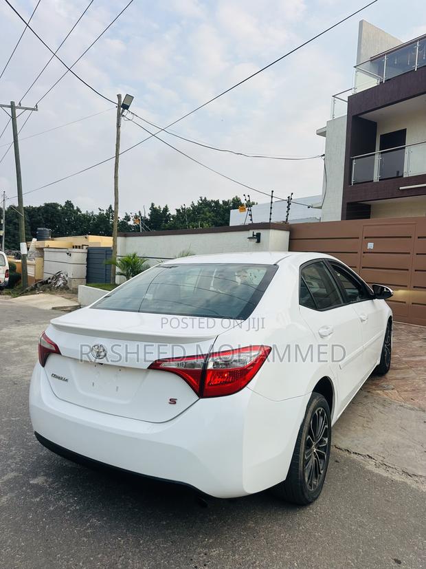 Toyota Corolla 2017 White