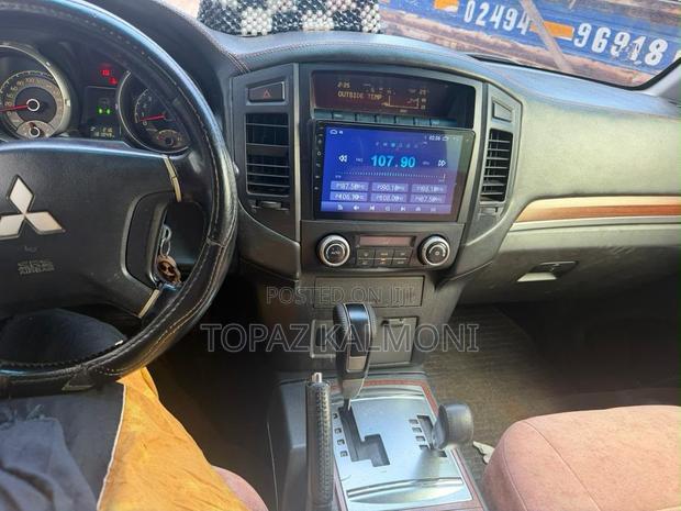 Mitsubishi Pajero 2016 Gray