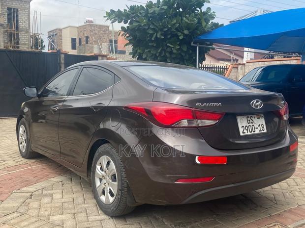 Hyundai Elantra SE 4dr Sedan (1.8L 4cyl 6A) 2015 Brown