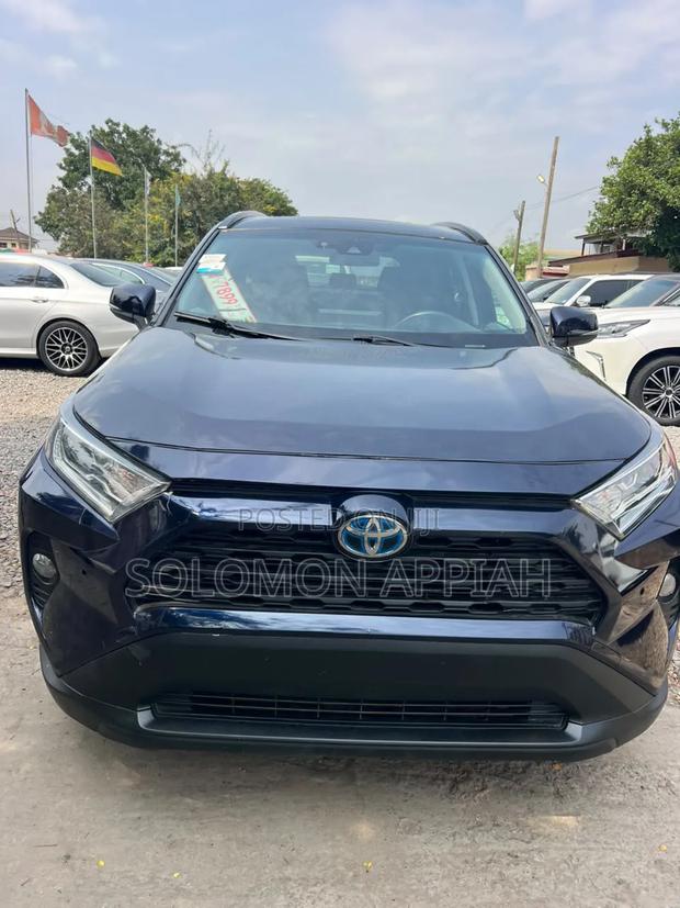 Toyota RAV4 2021 Blue