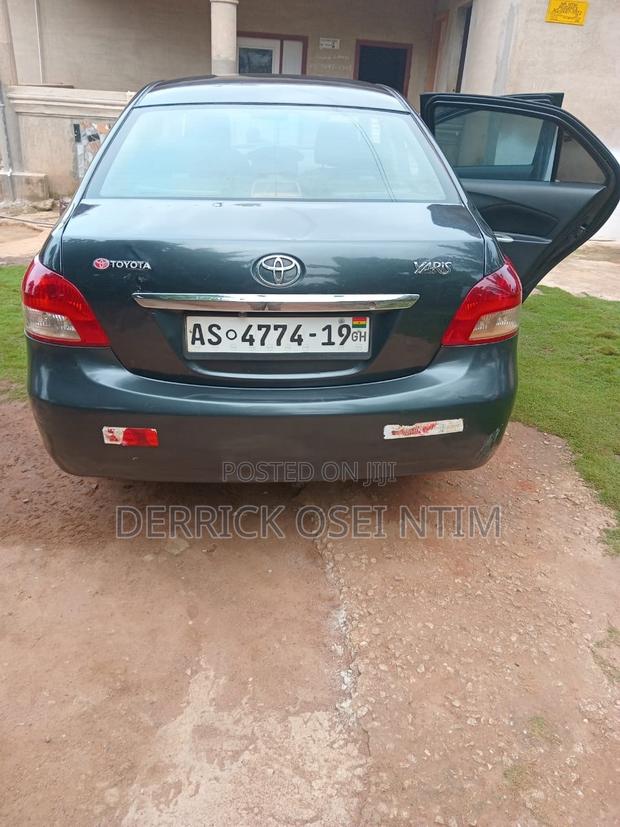 Toyota Yaris 2009 Gray