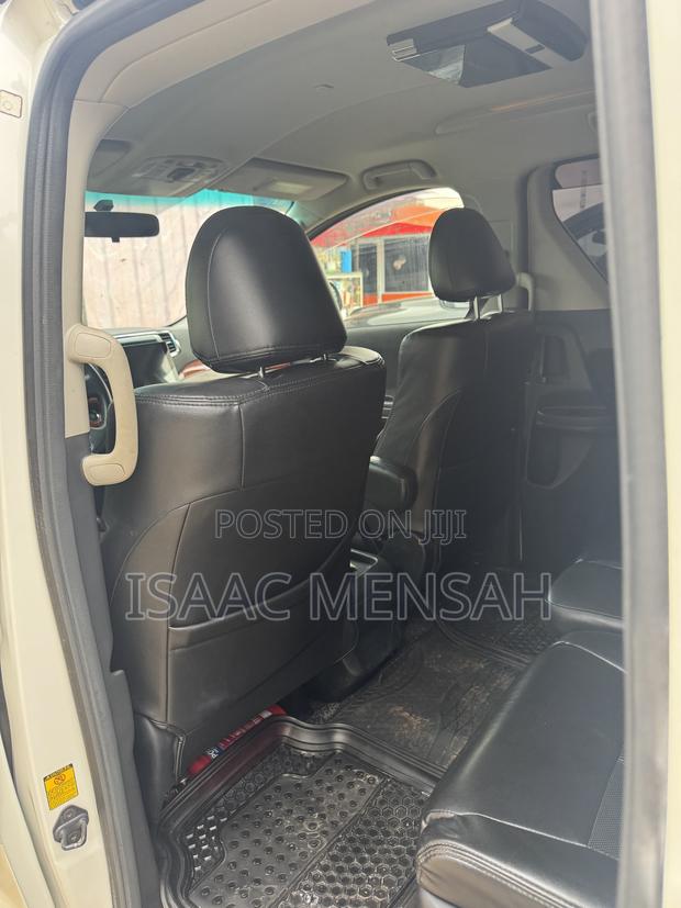 Toyota Vellfire V 2.4 FWD 7-Seater 2012 White
