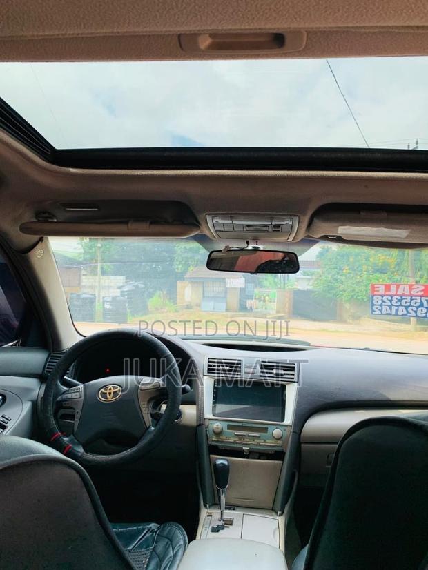 Toyota Camry Hybrid 2010 Red