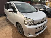 Toyota Voxy ZS 4WD 7-Seater 2013 Silver for sale