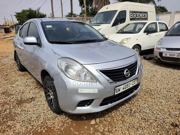 Nissan Versa 2014 White