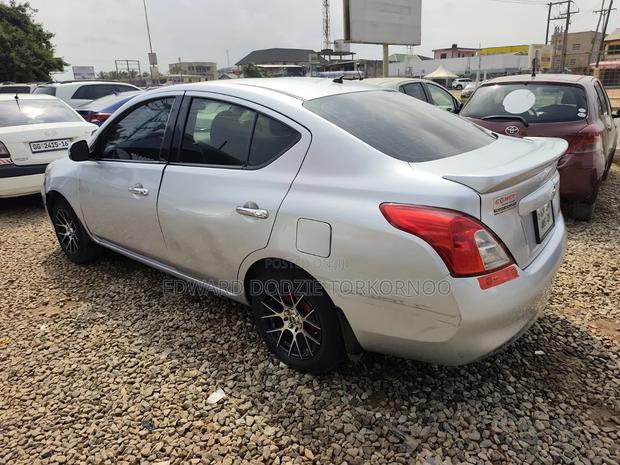 Nissan Versa 2014 White