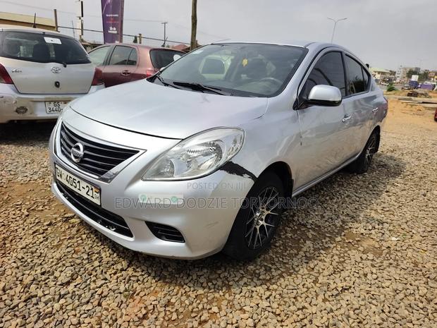 Nissan Versa 2014 White
