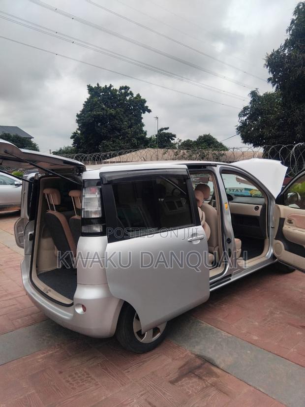 Toyota Sienta 1.5 FWD 2013 Silver