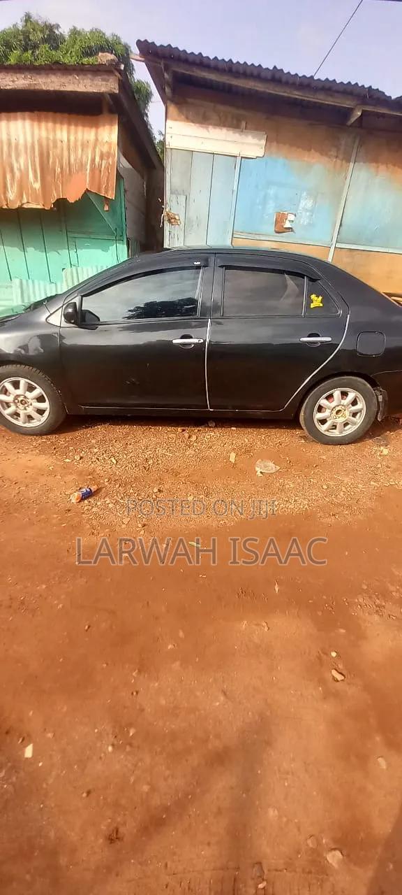 Toyota Yaris 2010 Black
