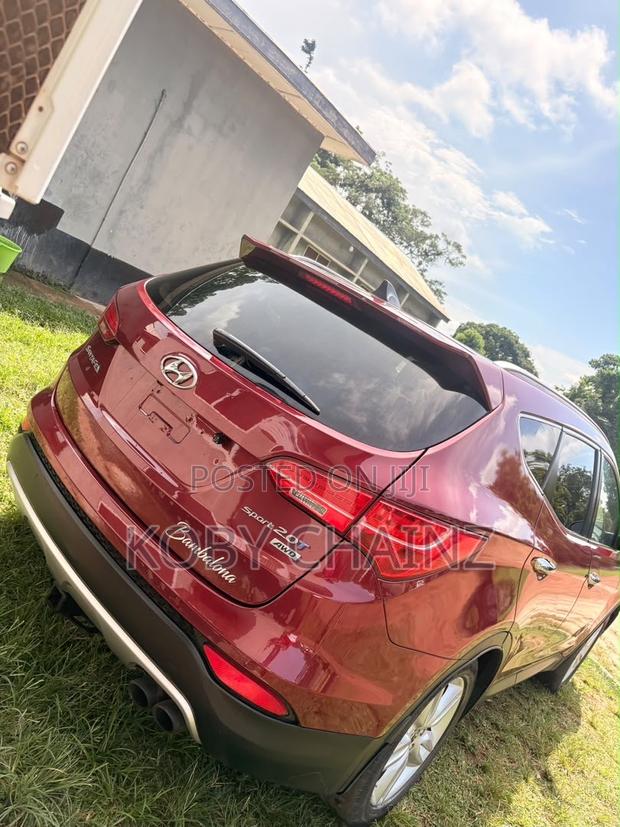 Hyundai Santa Fe 2014 Red
