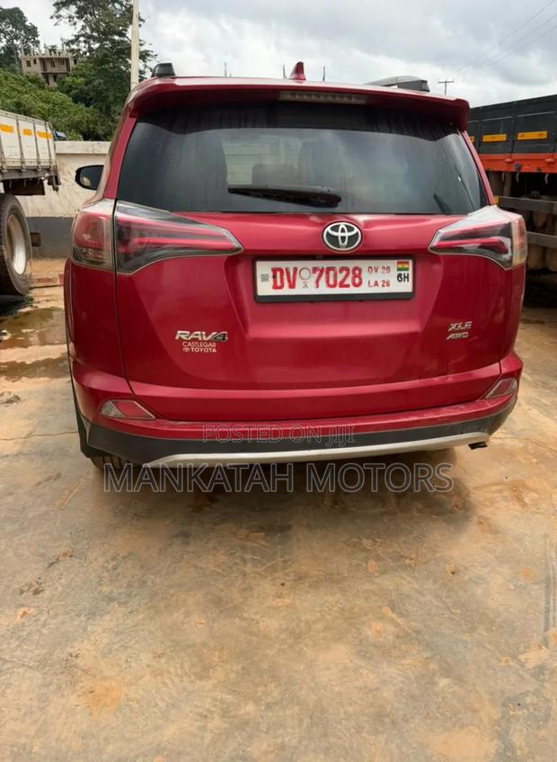 Toyota RAV4 2016 Red