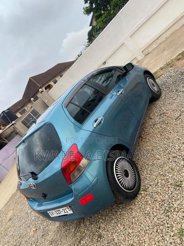 Toyota Vitz 2010