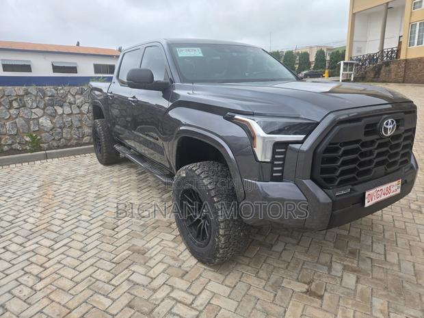 Toyota Tundra Limited 2022 Black