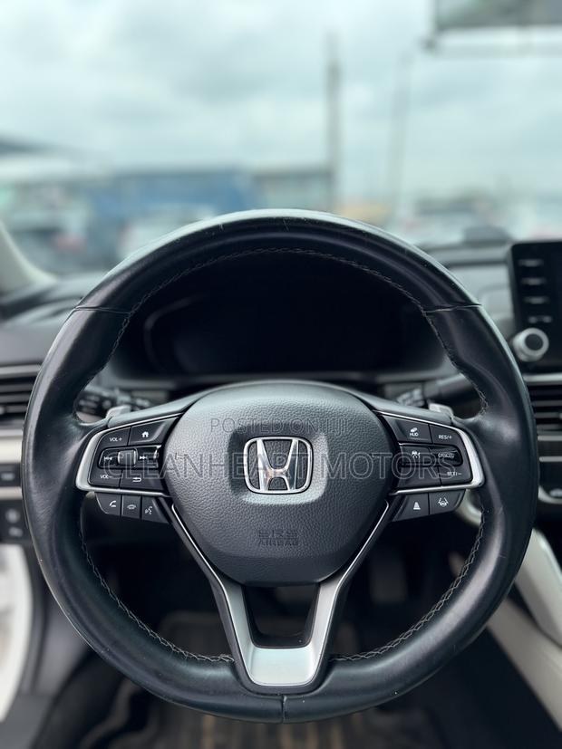 Honda Accord Touring 2.0T 2021 White