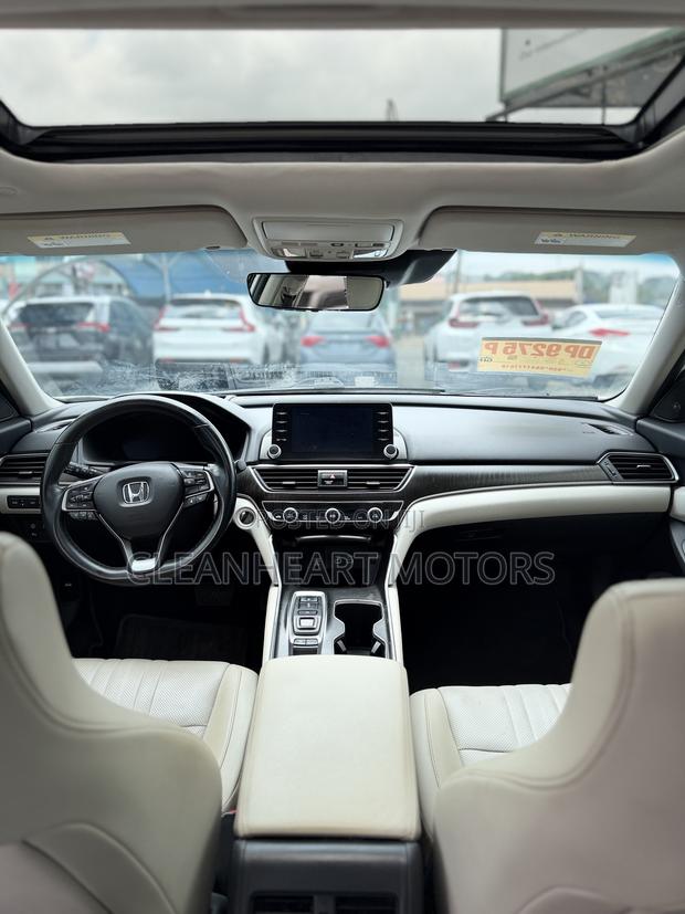 Honda Accord Touring 2.0T 2021 White