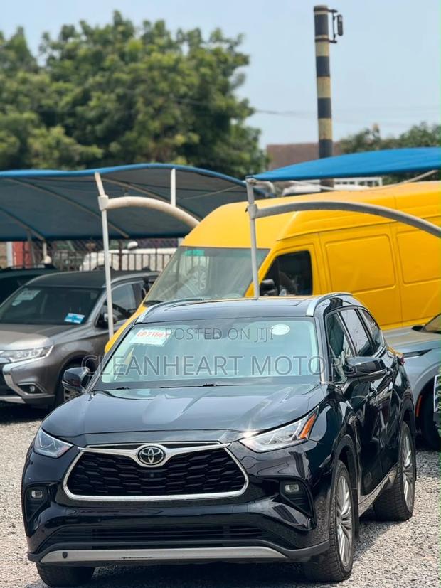 Toyota Highlander Platinum 2022 Black