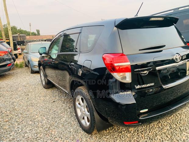 Toyota Vanguard 2013 Black
