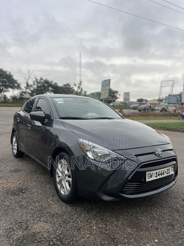 Toyota Yaris iA 1.5 FWD 2017 Gray