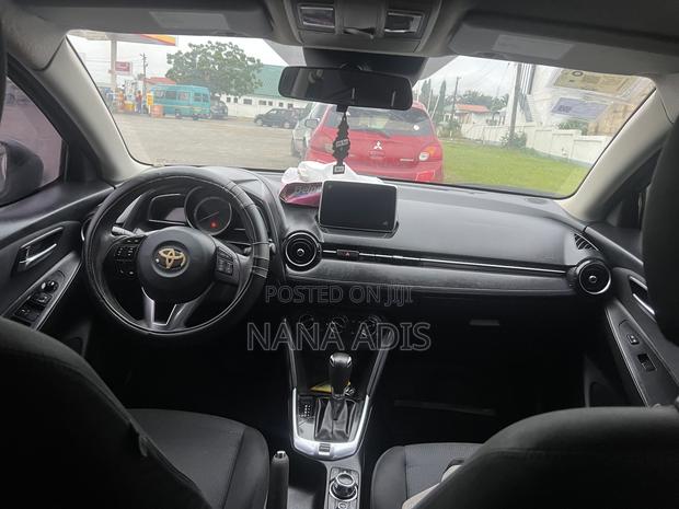 Toyota Yaris iA 1.5 FWD 2017 Gray
