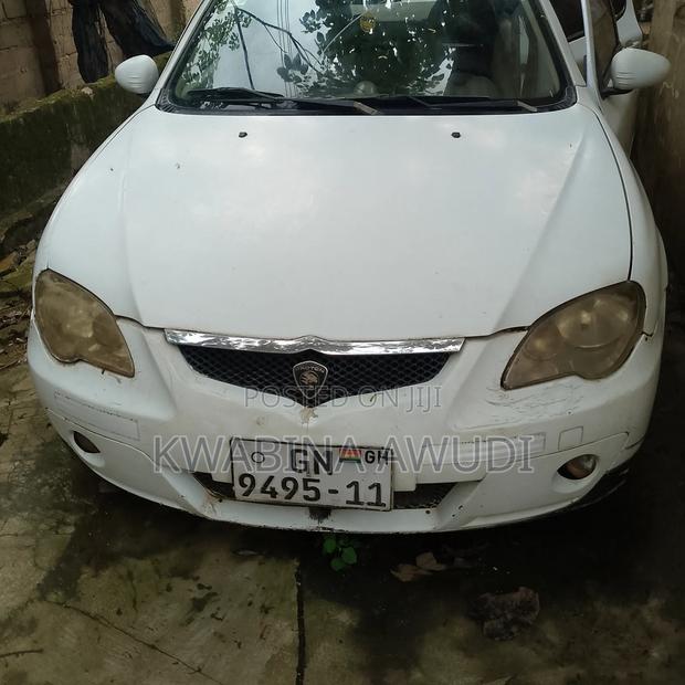 Toyota Progress 2000 White