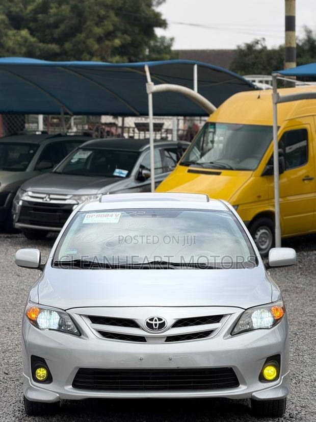 Toyota Corolla S 5-Speed 2013 Silver