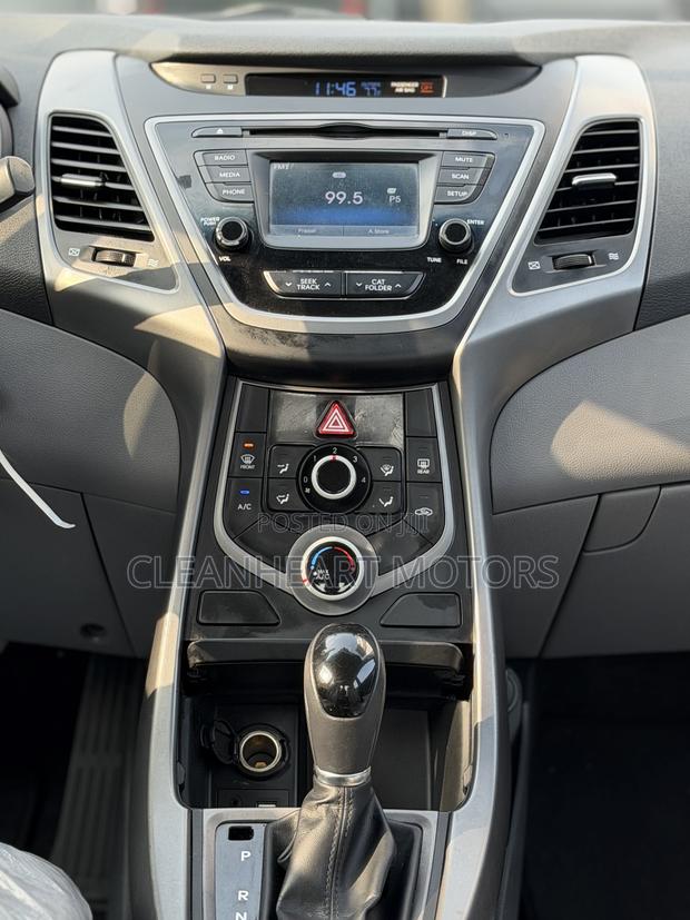 Hyundai Elantra SE 4dr Sedan (1.8L 4cyl 6A) 2015 Blue