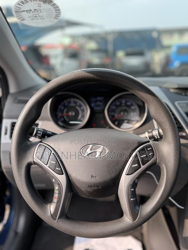 Hyundai Elantra SE 4dr Sedan (1.8L 4cyl 6A) 2015 Blue