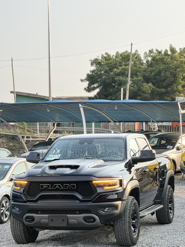 RAM 1500 TRX Crew Cab 4WD SB 2023 Black