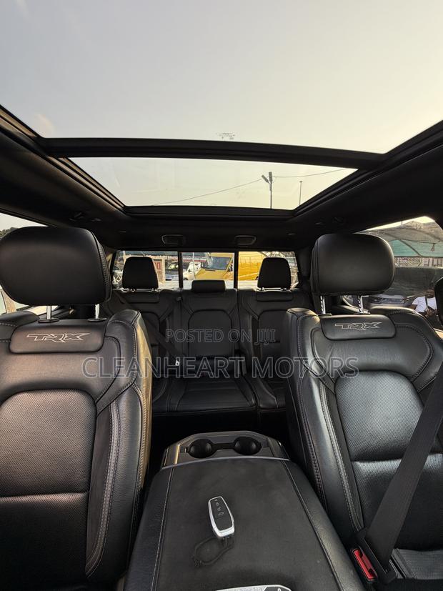 RAM 1500 TRX Crew Cab 4WD SB 2023 Black