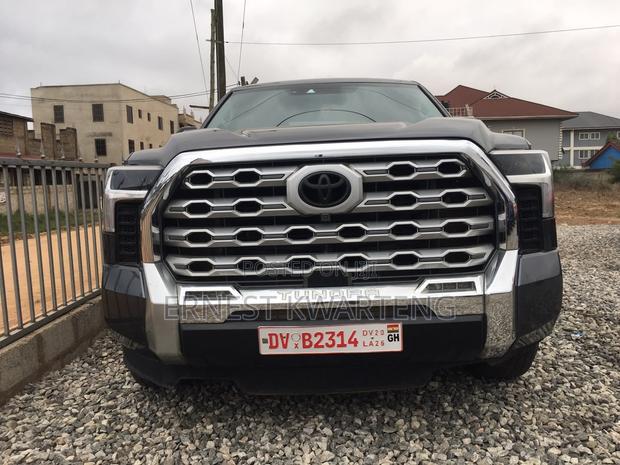 Toyota Tundra 2024 Black