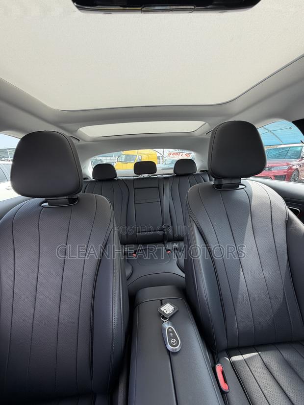 Mercedes-Benz E350 2025 White