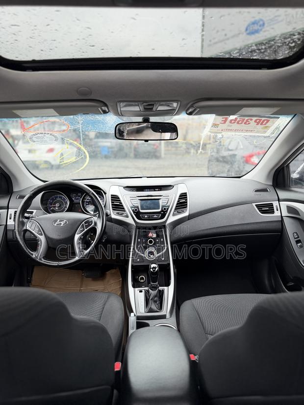 Hyundai Elantra SE 4dr Sedan (1.8L 4cyl 6M) 2015 Silver
