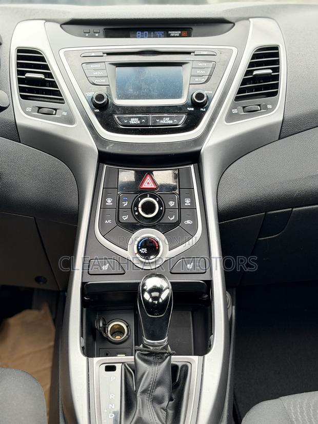 Hyundai Elantra SE 4dr Sedan (1.8L 4cyl 6M) 2015 Silver