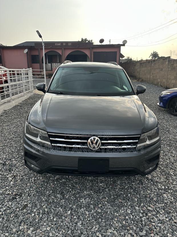 Volkswagen Tiguan 2.0T SEL Premium AWD 4MOTION 2019 Gray