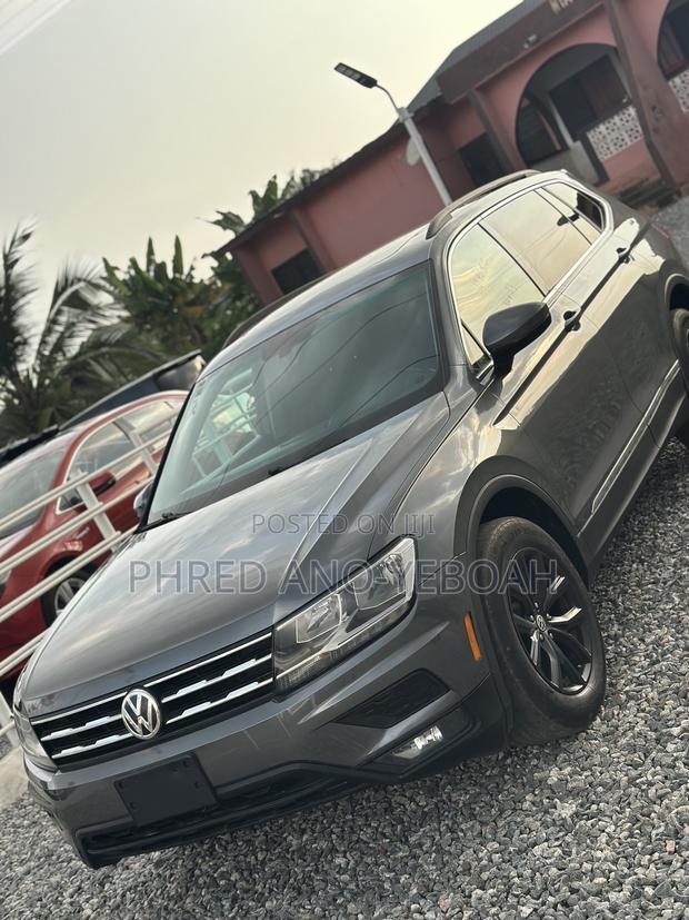 Volkswagen Tiguan 2.0T SEL Premium AWD 4MOTION 2019 Gray