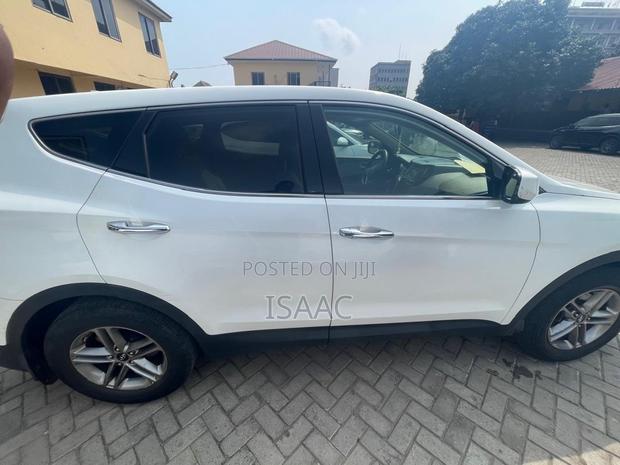 Hyundai Santa Fe 2016 White