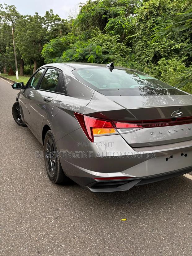 Hyundai Elantra SEL 2023 Ivory