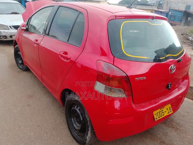 Toyota Vitz 2010 Red