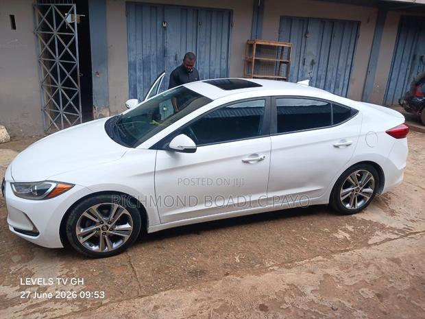 Hyundai Elantra 2017 White