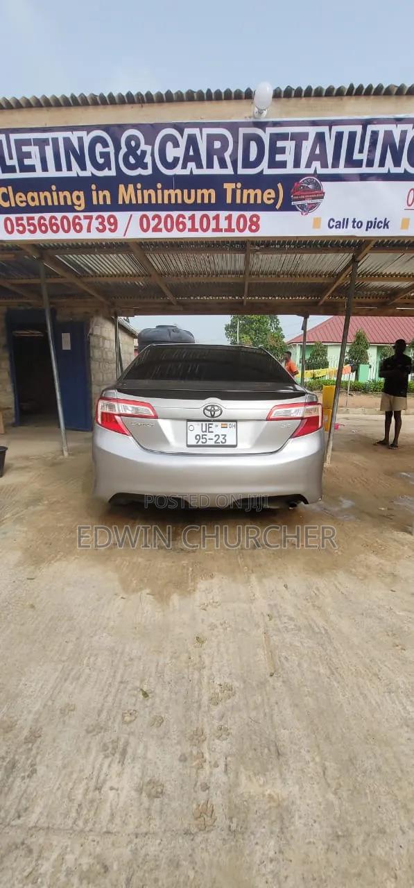 Toyota Camry SE 4dr Sedan (2.5L 4cyl 6A) 2013 Silver