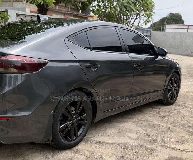 Hyundai Elantra 2018 Gray