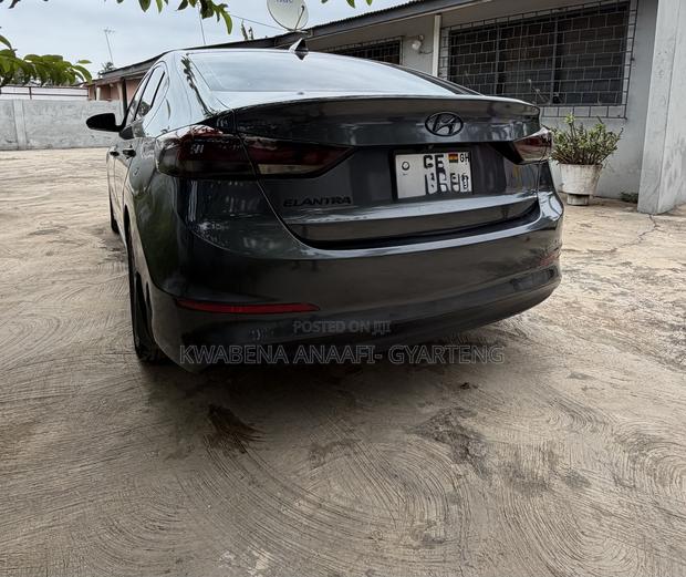 Hyundai Elantra 2018 Gray