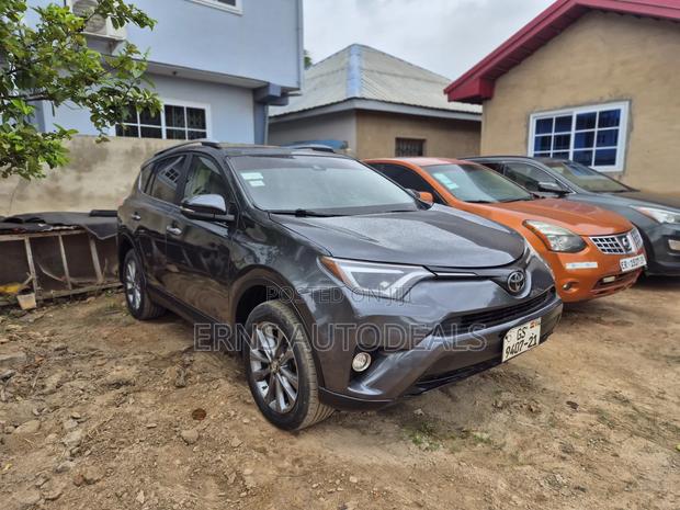 Toyota RAV4 Limited 4dr SUV (2.5L 4cyl 6A) 2018 Black