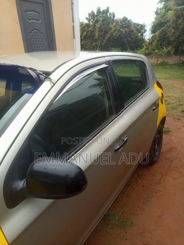 Hyundai i20 2022 Brown
